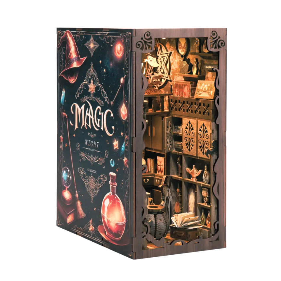 Decorative box with 'Magic' theme featuring a miniature interior scene.